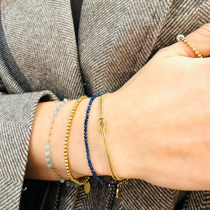 Armbänder und Armketten