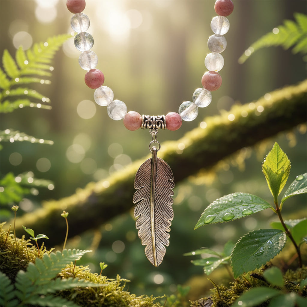 Mala Rhodonit/ grauer Quarz (8mm)+ Feder im Beutel