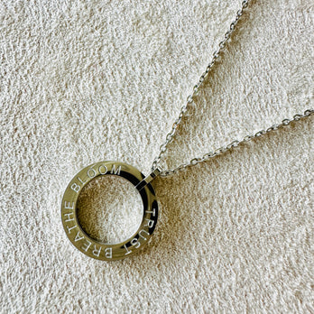 Mantrakette - TRUST BREATHE BLOOM